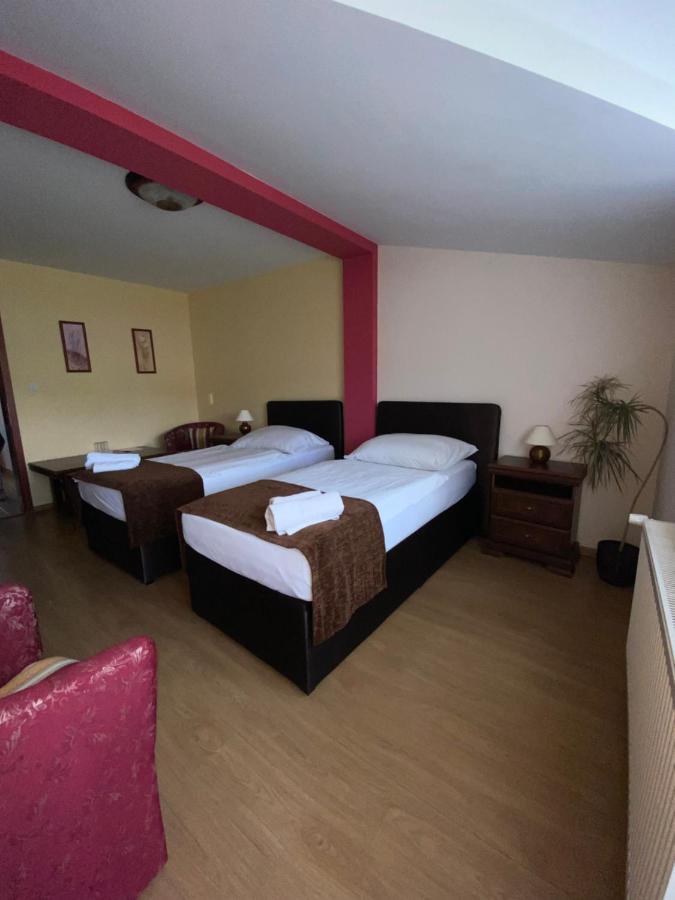 Hotel Konsky Dvor Brzotín Zewnętrze zdjęcie
