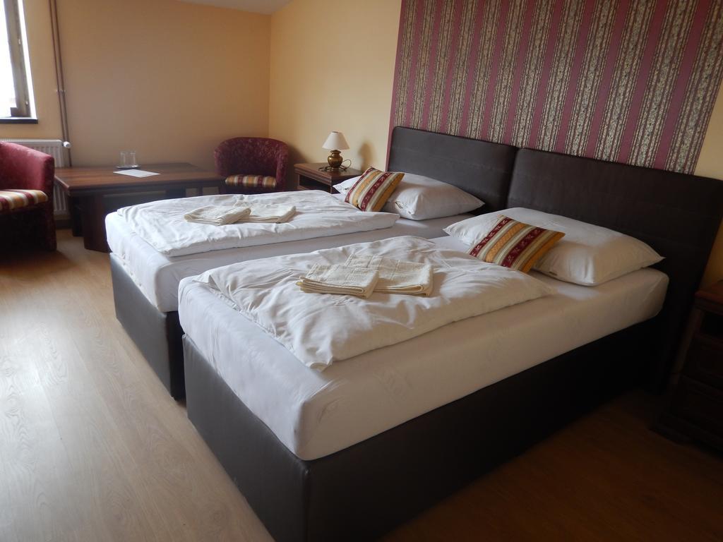 Hotel Konsky Dvor Brzotín Pokój zdjęcie