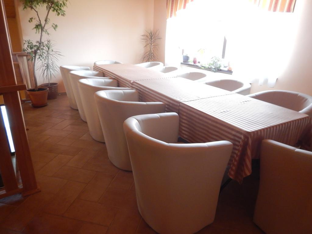 Hotel Konsky Dvor Brzotín Zewnętrze zdjęcie